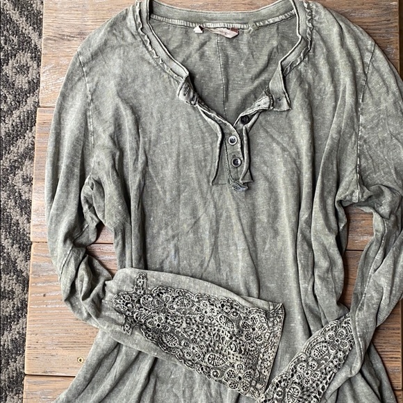 Soft Surroundings Tops - Long sleeve boho shirt with detailed sleeves
